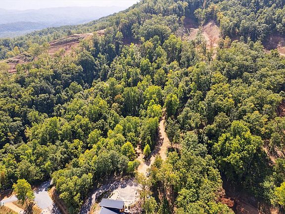 3rd image of 2125 Seagle Hollow Rd