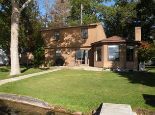 611 Sunny Trl, Greenville, MI 48838