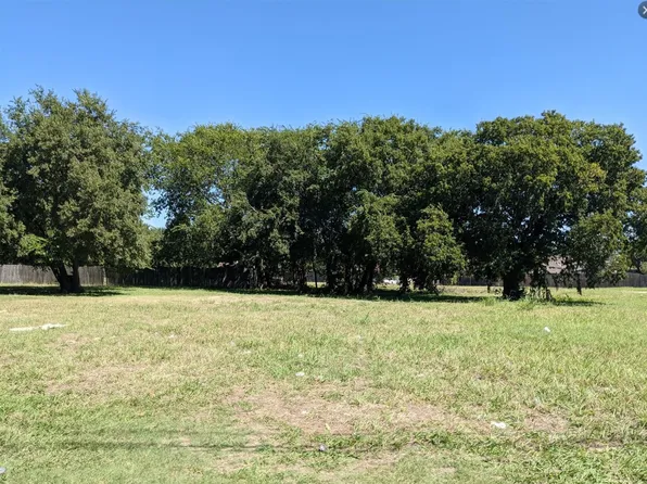 1605 W Bruton Rd, Mesquite, TX 75149