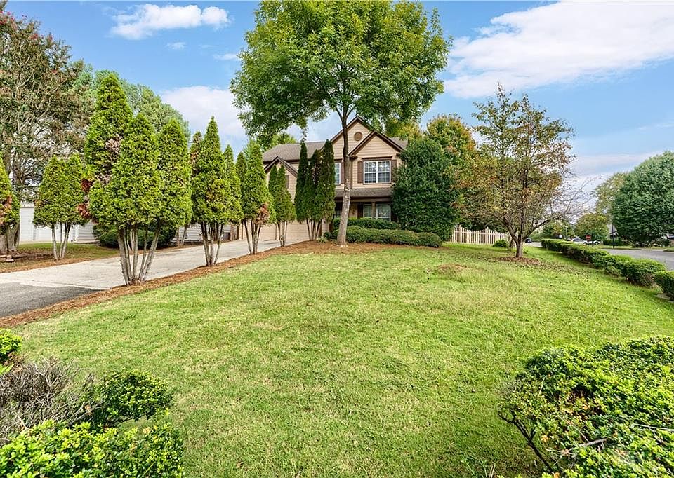 1st image of 715 Soneley Ct