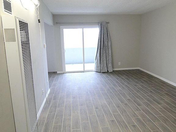 2nd image of 3247 W Century Blvd APT 4
