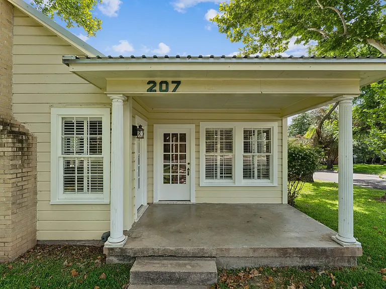 207 S Porter St — Photo 2