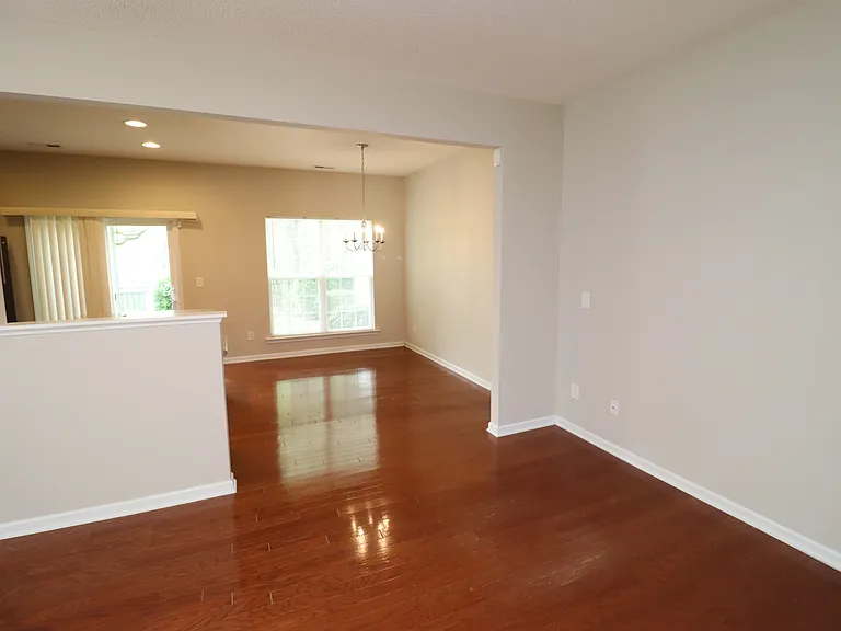 110 Fanwood Ct — Photo 11