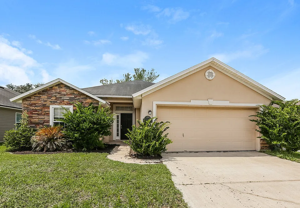 12099 Hayden Lakes Cir