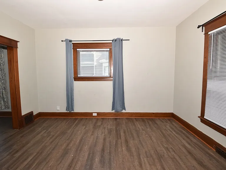 116 N Notre Dame Ave — Photo 9