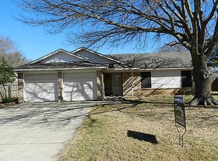 1424 Strickland Dr, Crowley, TX 76036