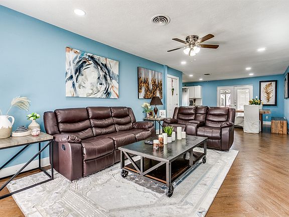 5th image of 3112 Sidney Dr