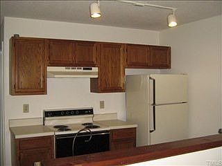 2nd image of 802 Gatehouse Ln