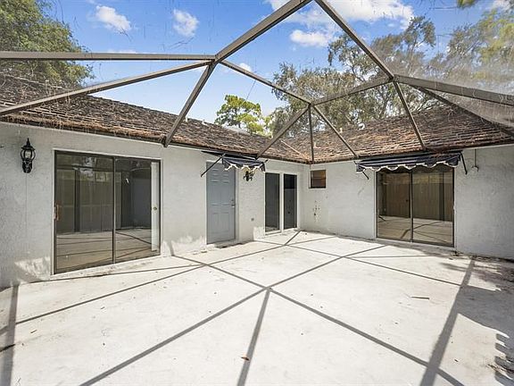3rd image of 1368 Periwinkle Pl