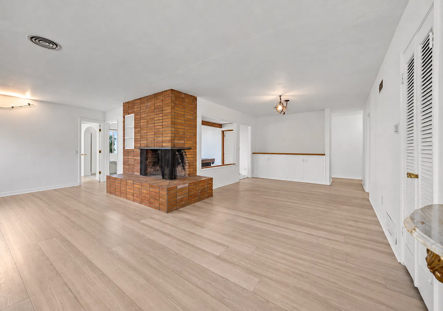 Dual kitchens & living rooms - steps to SDSU! — Photo 3