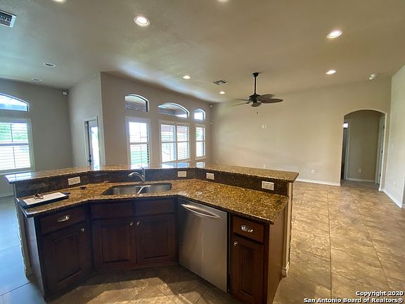 4th image of 1804 Vista View Dr