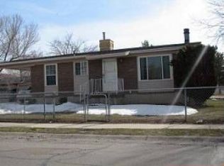 581 W Ivy Dr, Midvale, UT 84047