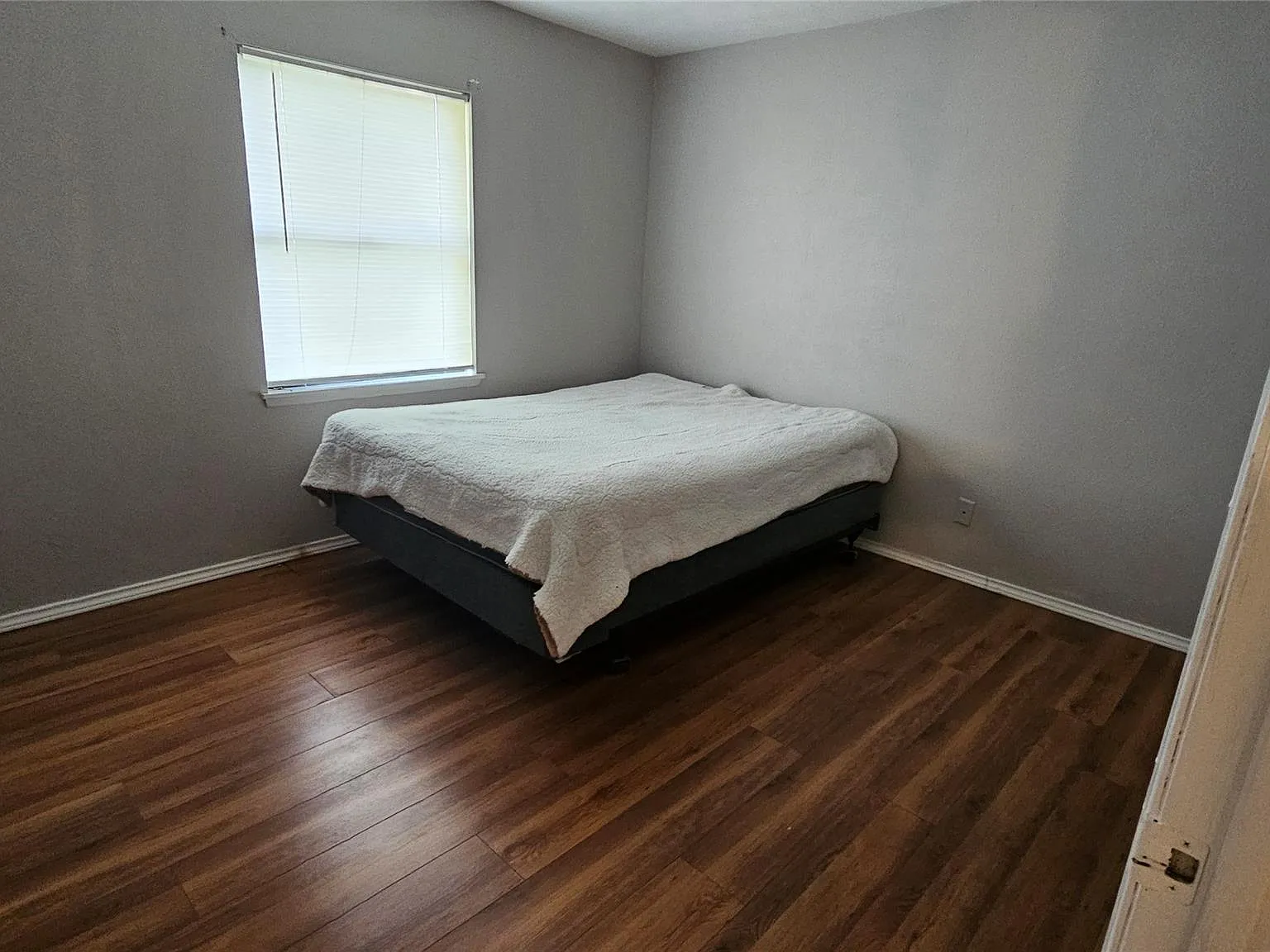 3 bed, 2.5 bath, 2131 sqft, $1,950 — Photo 4