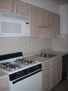 3rd image of 268 E 235th St #146