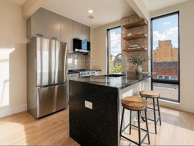 44-19 Broadway #302 — Photo 3