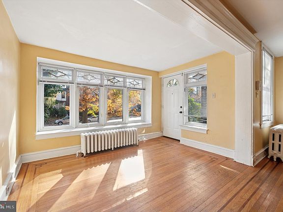 4th image of 427 E Phil Ellena St