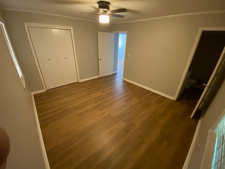 Primary Bedroom w/adjoining bathroom