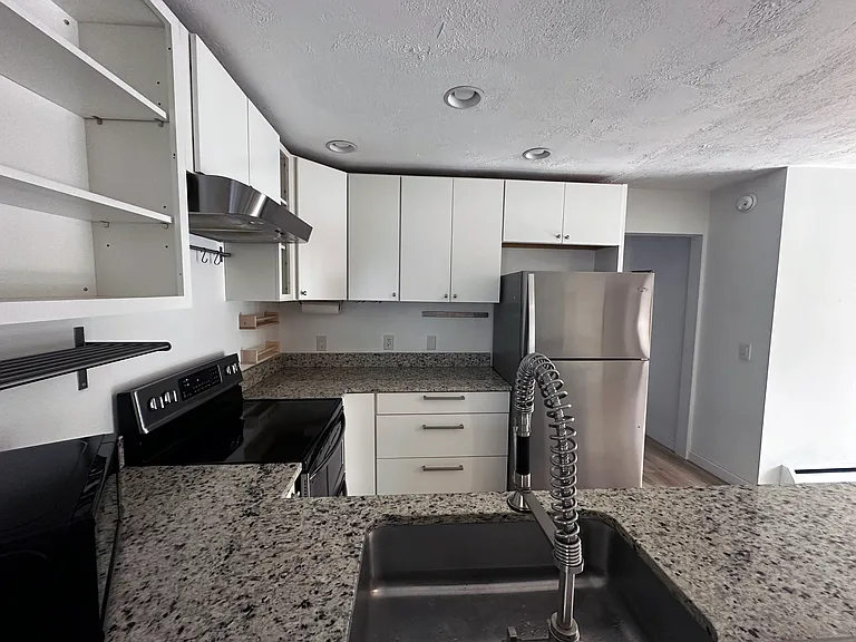 1895 Alpine Ave #C13 — Photo 5
