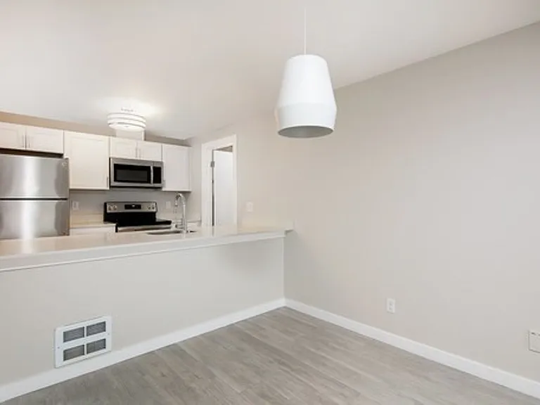View On California - Spacious with Modern Updates, fireplace (select units) & private balcony | P... — Photo 41