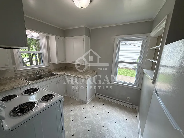 2509 W 11th St — Photo 3