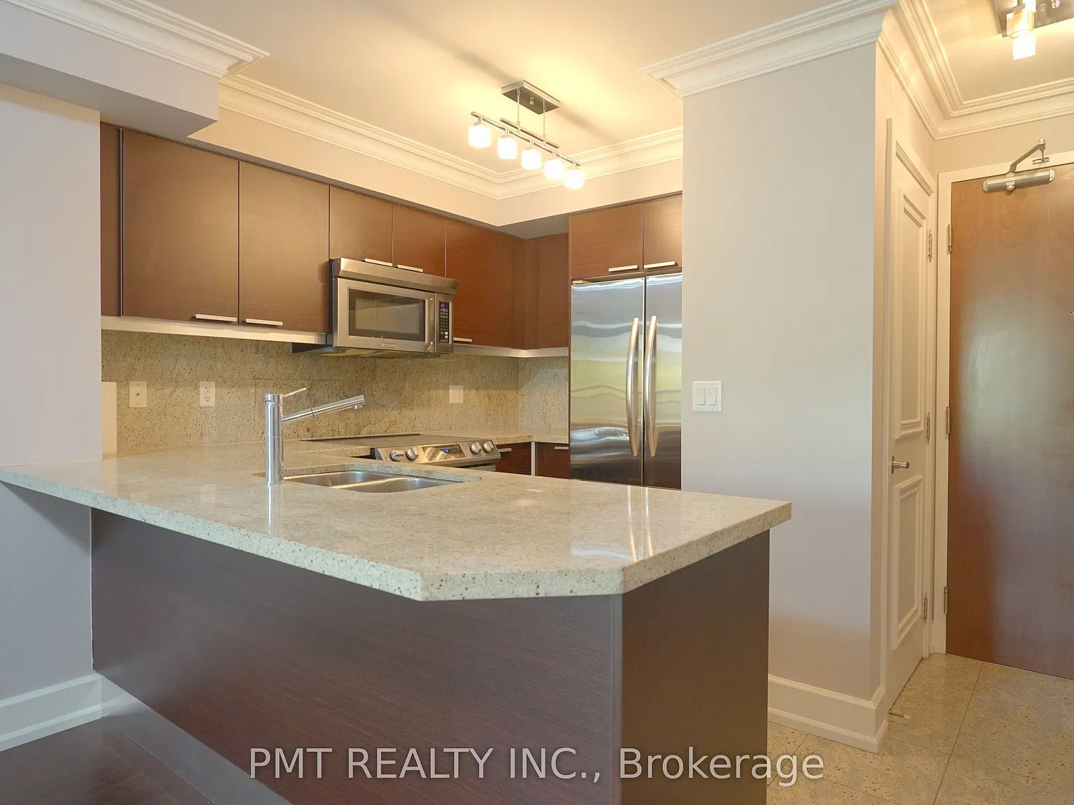 650 Sheppard Ave E — Photo 2