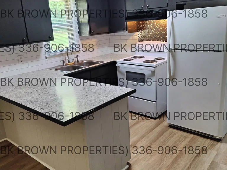 1241 Sunnyside Dr — Photo 4