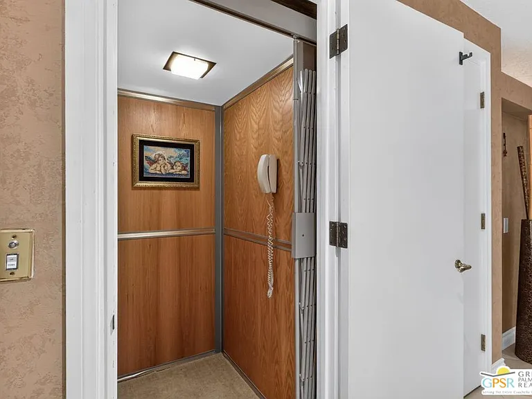 216 Kavenish Dr — Photo 32
