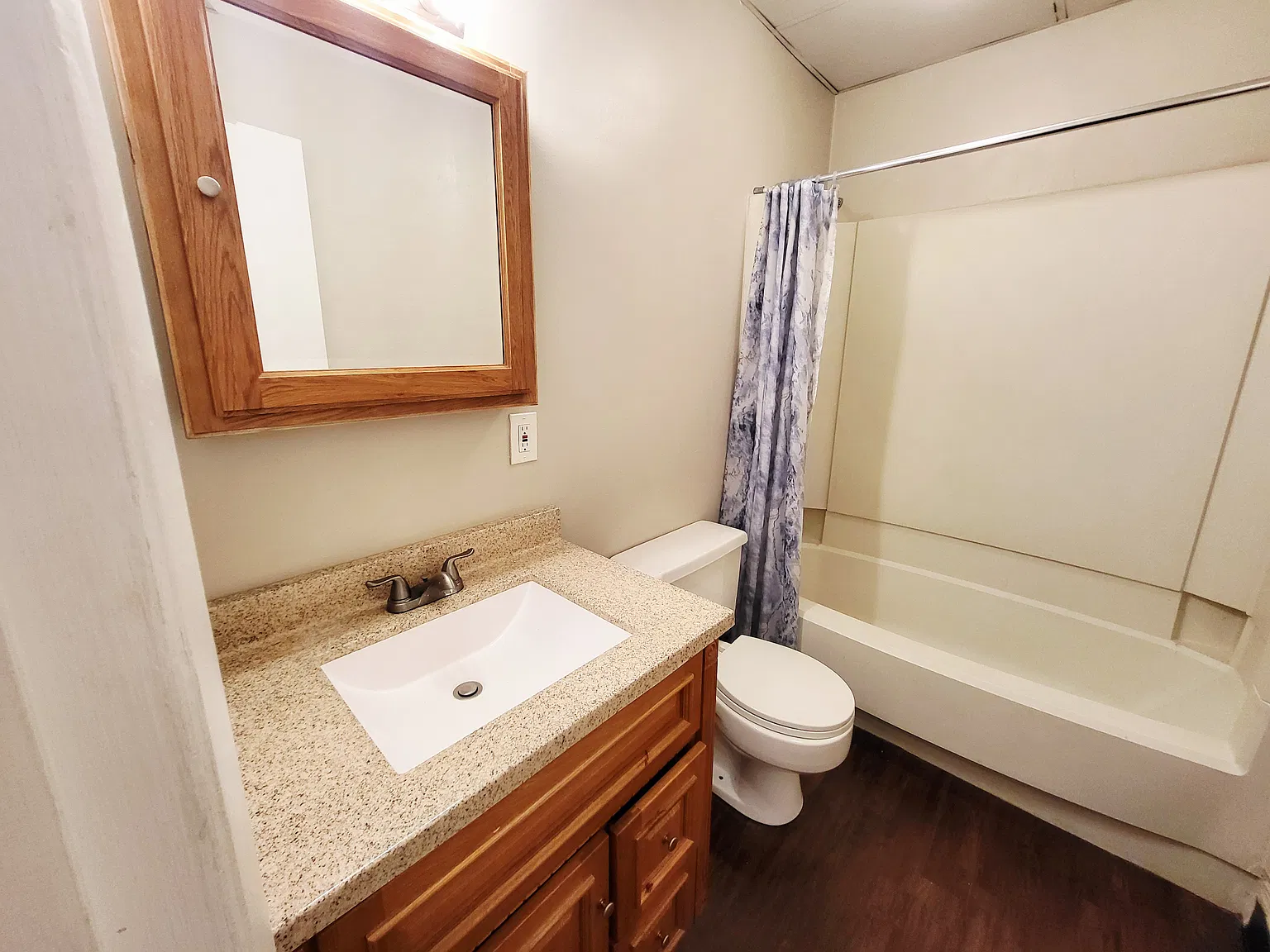 Studio, $950 — Photo 4