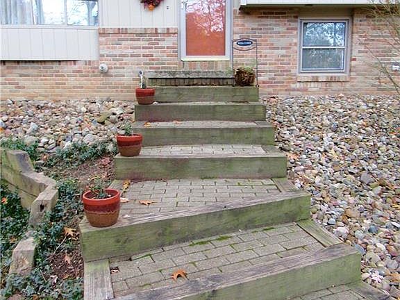 2nd image of 4306 Debbie Ln