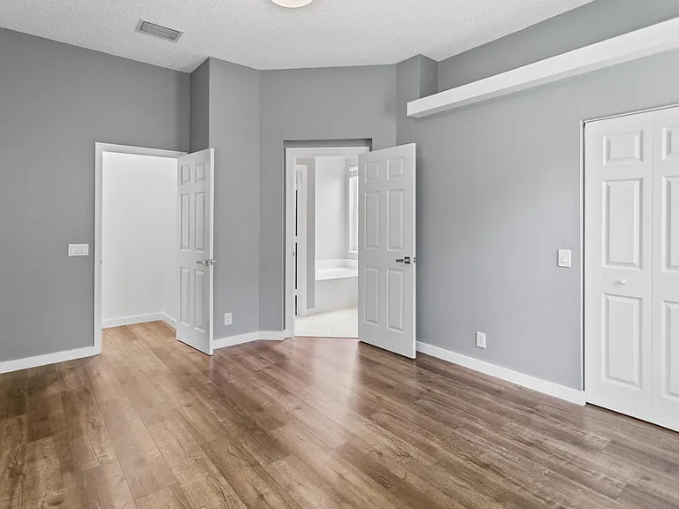 1071 Bluewood Ter — Photo 20