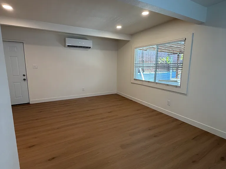 2704 Highland Ave — Photo 4