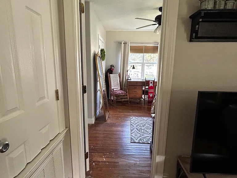 712 Hale St — Photo 11