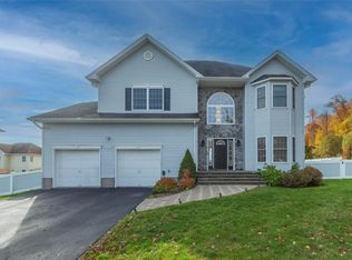 2638 Liberty Rdg, New Windsor, NY 12553