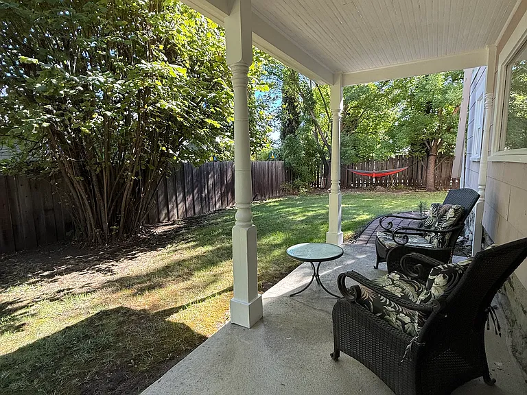 192 Van Ness Ave #4 — Photo 10