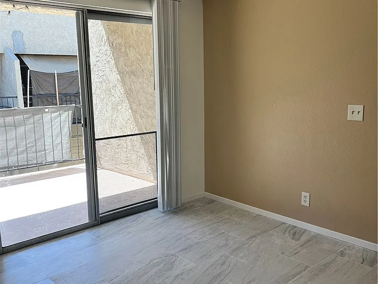 5195 Walnut St #4 — Photo 3