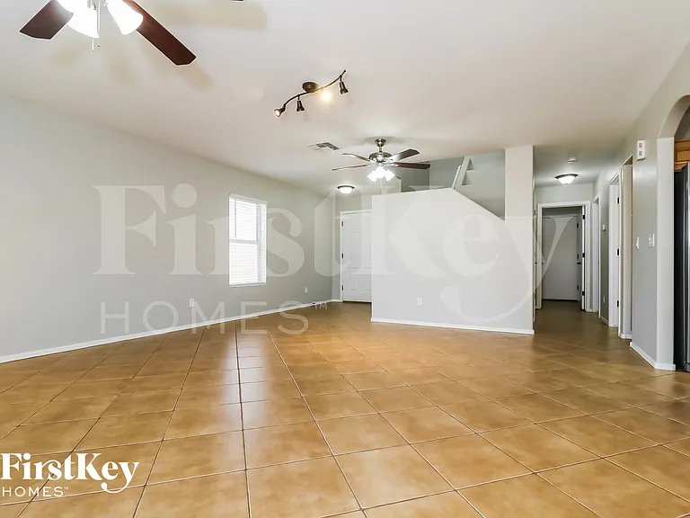 1167 S 225th Ln — Photo 3