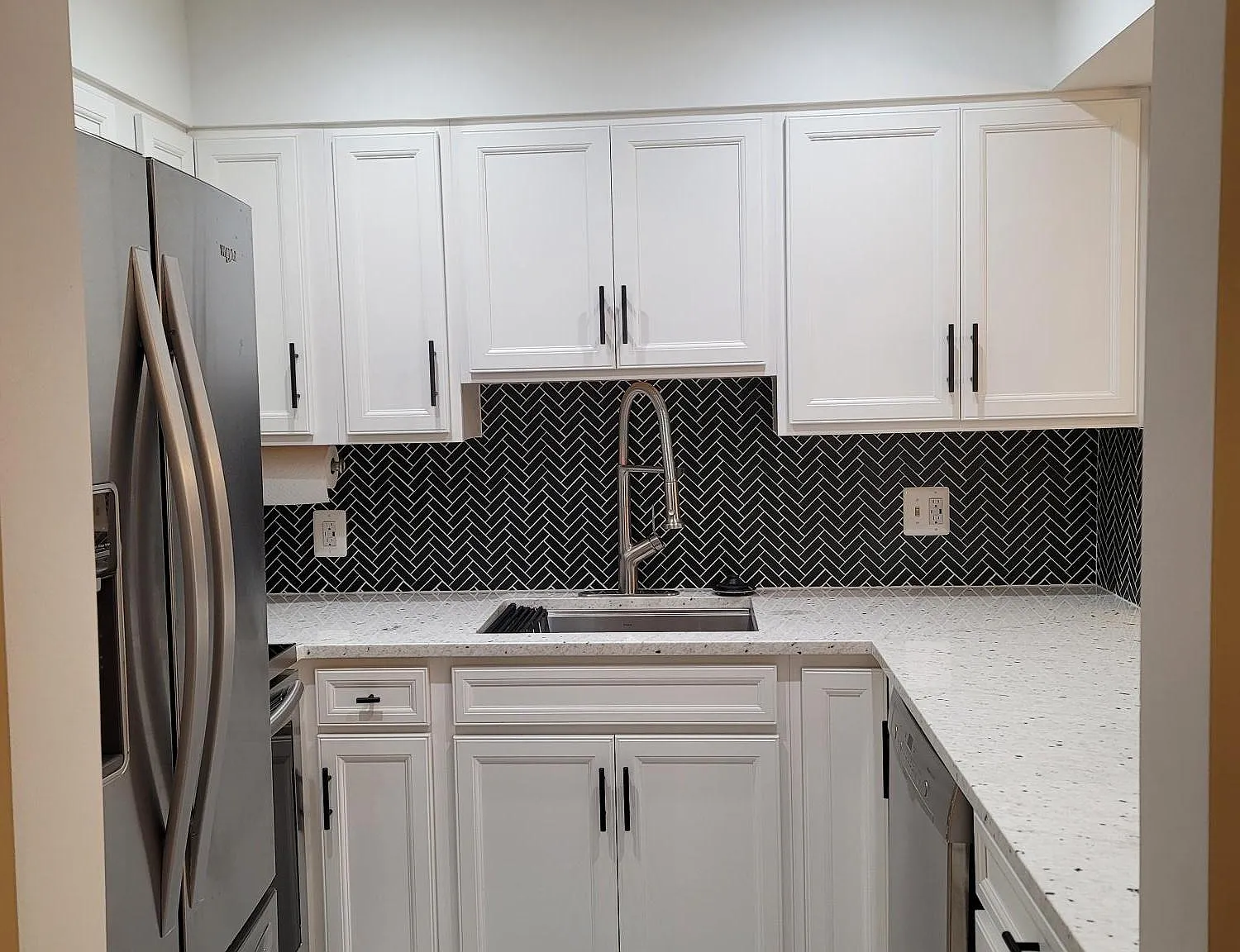 5712 Chapman Mill Dr — Photo 2