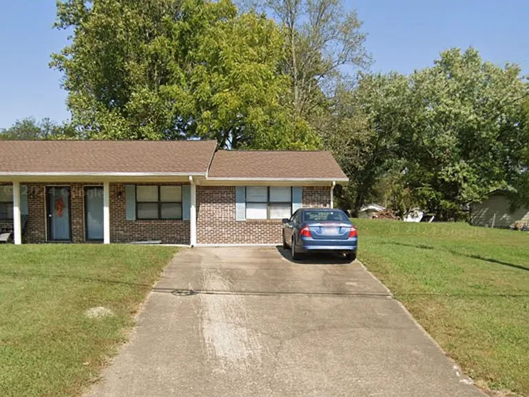 2403 Rodney Dr SE — Photo 1