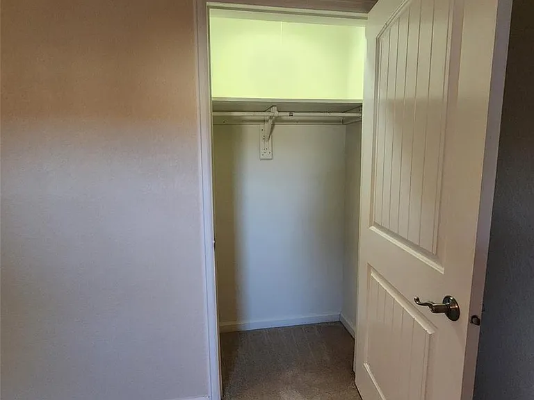 9225 Clermont Dr — Photo 28