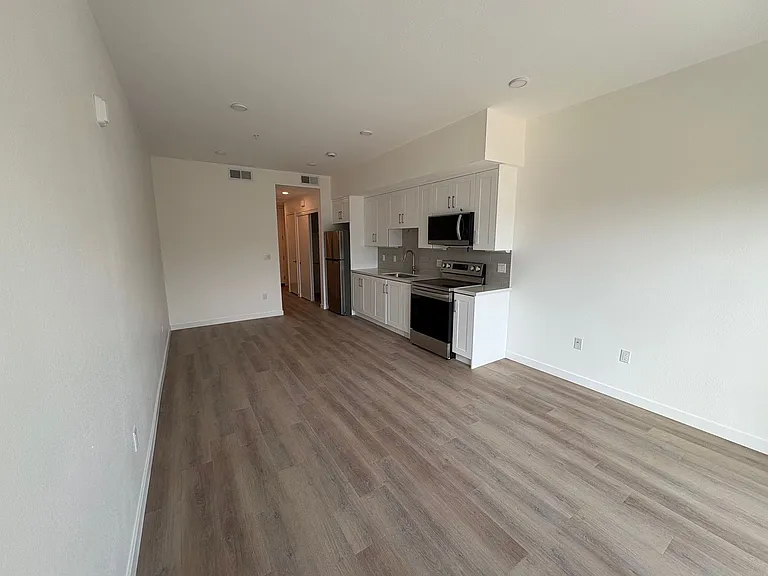 4015 Richmond St #305 — Photo 6