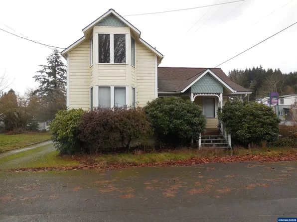 285 NE 5th Ave, Mill City, OR 97360