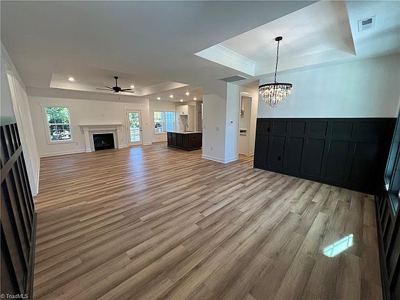4th image of 1085 Candlewood Dr