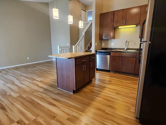 4th image of 903 Wescott Sq #865