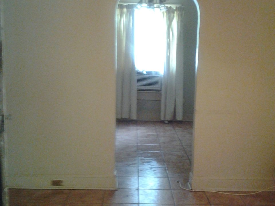 2nd image of 2058 Johnson St