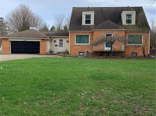 4227 W Lake Rd, Erie, PA 16505