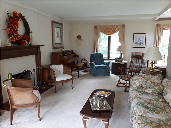 2nd image of 1001 Orchard Dr