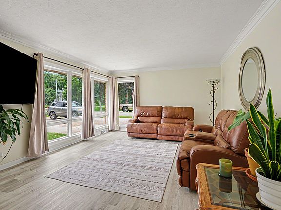 5th image of 55385 Cedar Trl