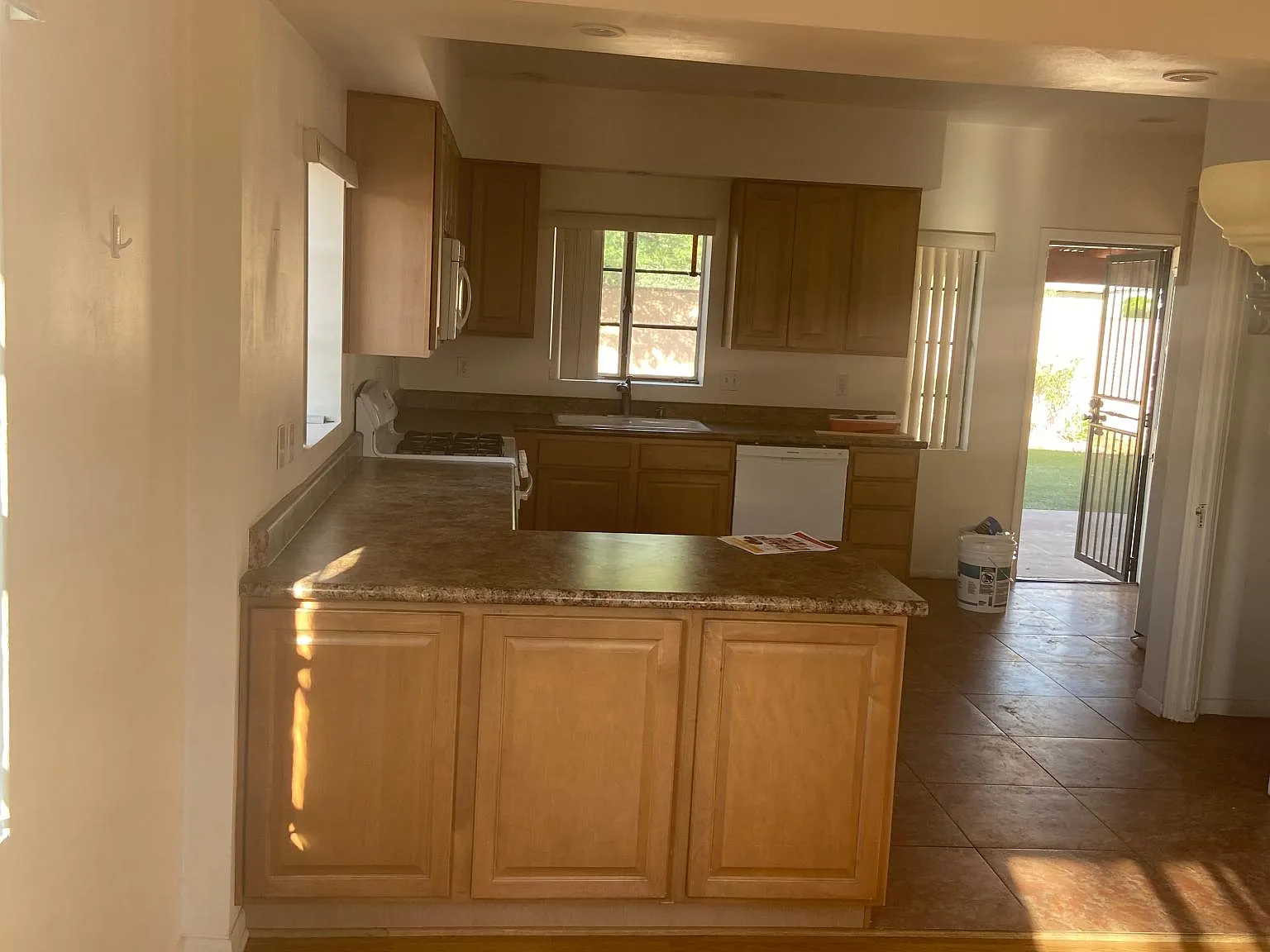 428 N Treat Ave — Photo 4