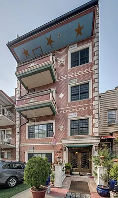 Rented by Bouklis Group | media 4