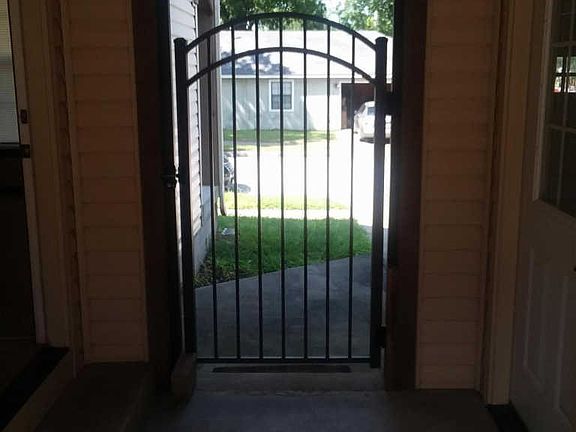 5th image of 419 N Tom St